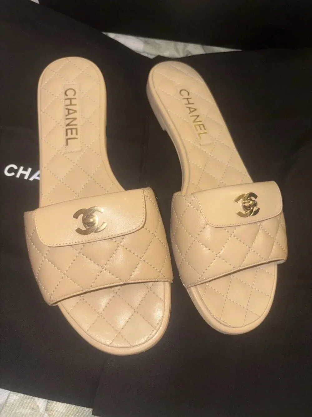 Chanel Quilted CC logo Turnlock Mules Slides Sandals, sz 39